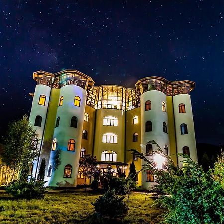 Hotel Castelul De Vis Petroşani Exterior foto