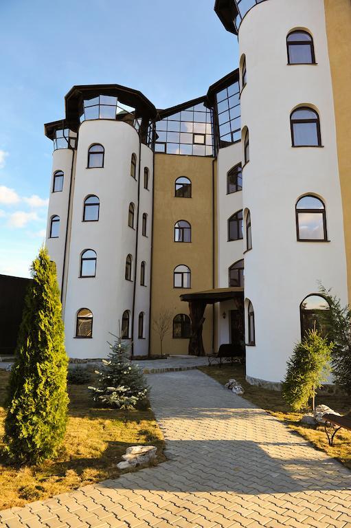 Hotel Castelul De Vis Petroşani Exterior foto